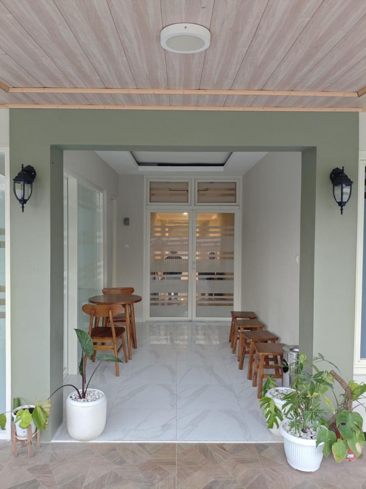 El Nipa Hotel Labuan Bajo Exterior photo