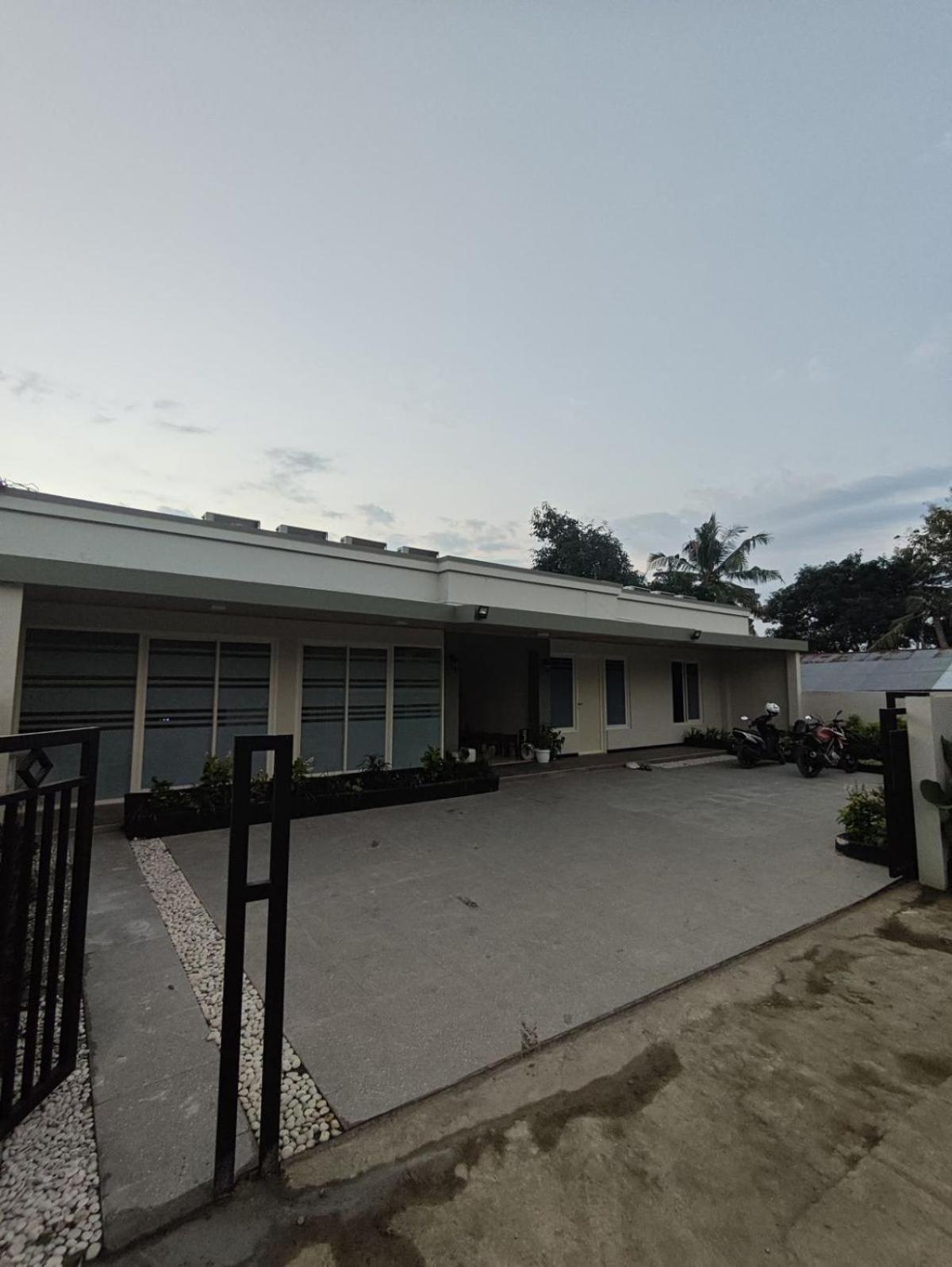 El Nipa Hotel Labuan Bajo Exterior photo
